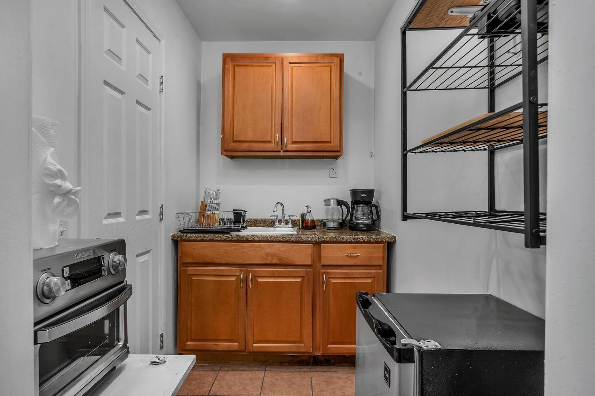 Small 1-bedroom With Small Yard In West Hollywood Holiday home Los Angeles