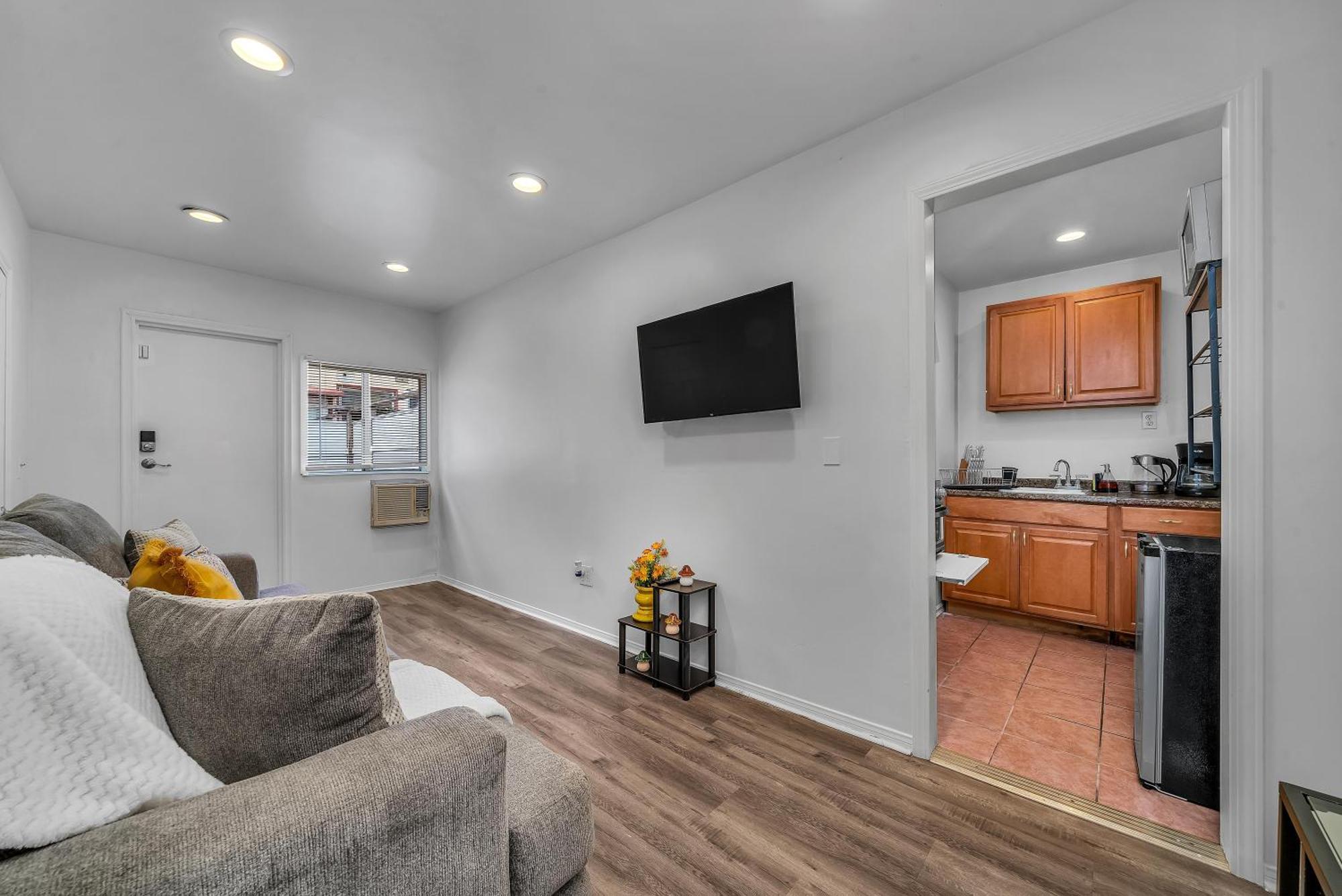 Holiday home Small 1-bedroom With Small Yard In West Hollywood Los Angeles