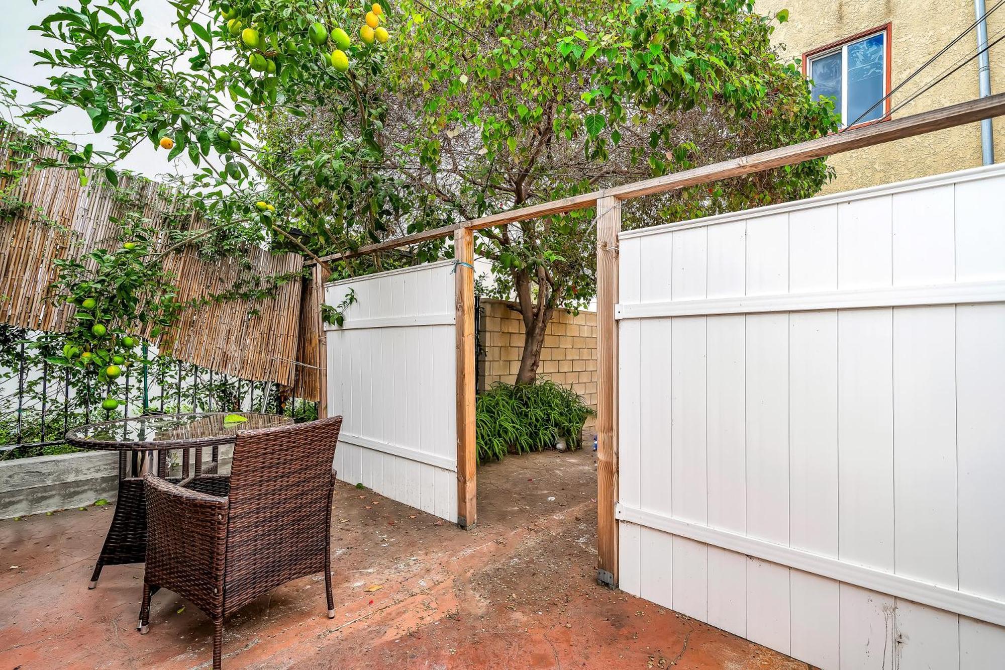 Small 1-bedroom With Small Yard In West Hollywood
